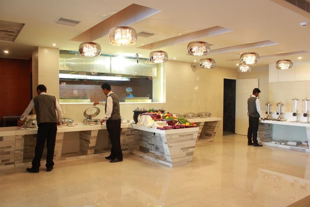 Hotel Vijay Elanza Коимбатур Экстерьер фото